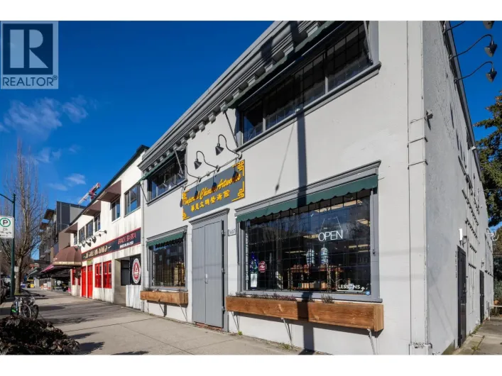 3607 W BROADWAY, Vancouver