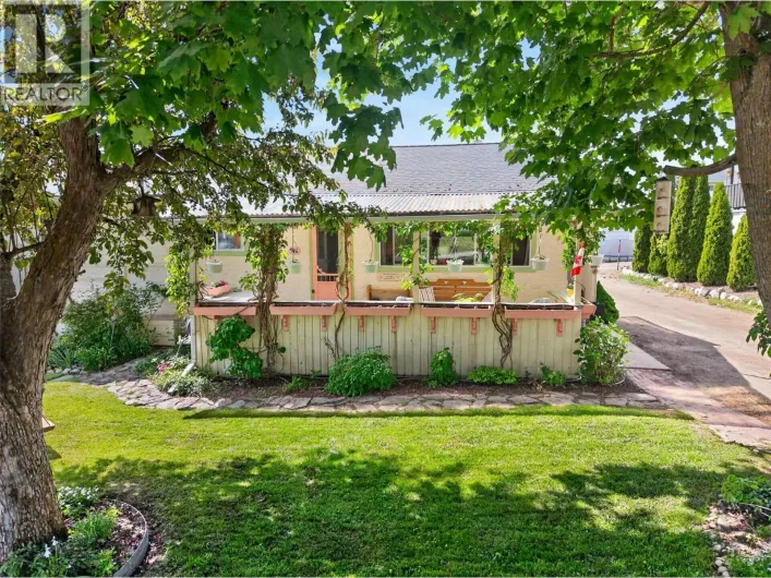 361 2 Street SE, Salmon Arm