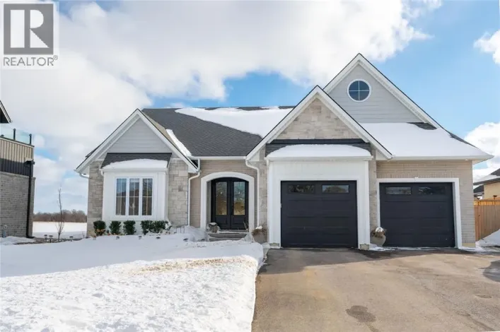 3613 Queen STREET, Plympton-Wyoming