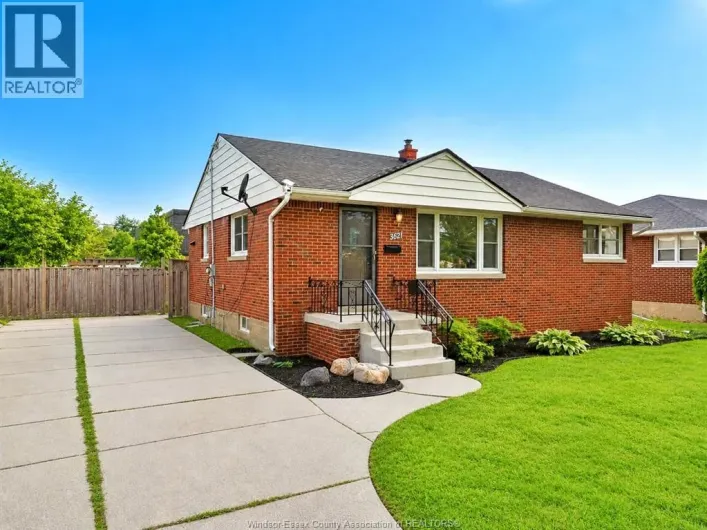 3621 MCKAY AVENUE, Windsor