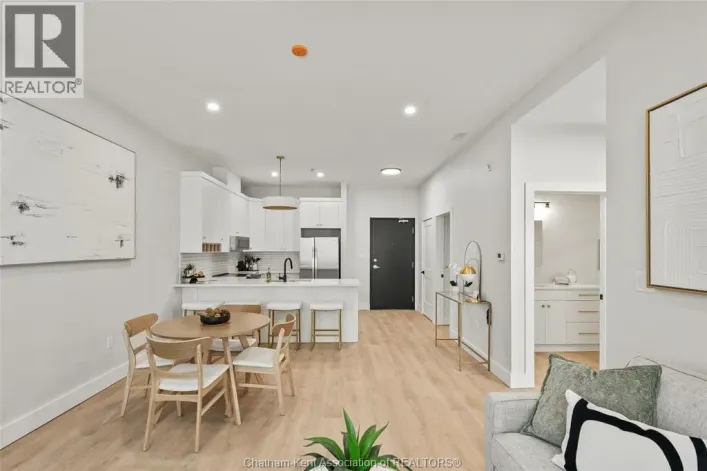 364 Grand AVENUE East Unit# 304, Chatham