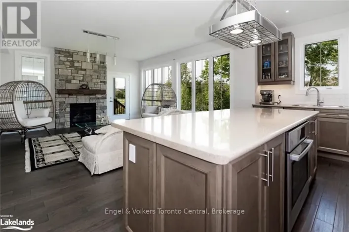 364 YELLOW BIRCH CRESCENT, Blue Mountains