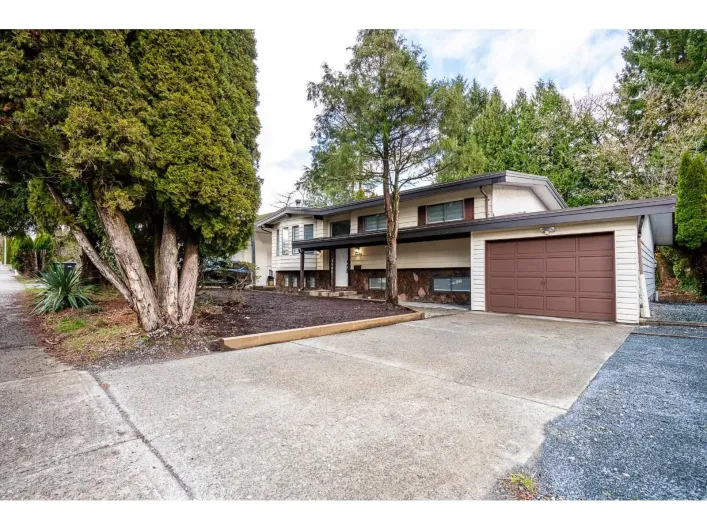 3640 OLD CLAYBURN ROAD, Abbotsford