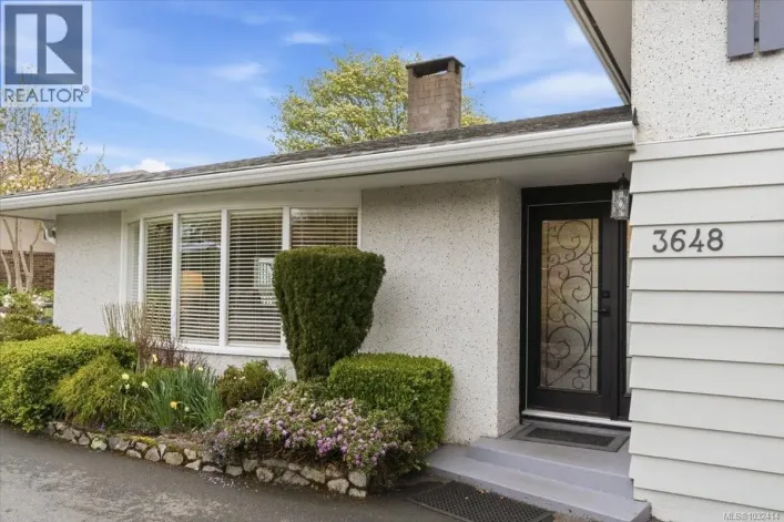 3648 Seaview Cres, Saltair
