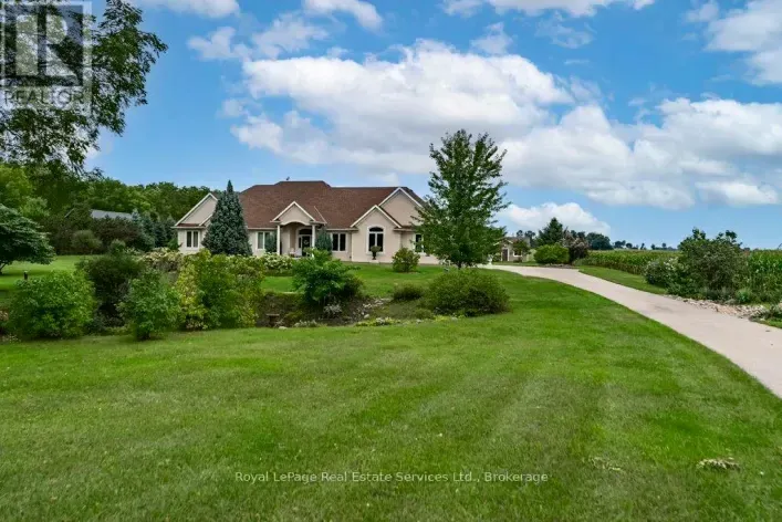 House for sale: 365 ROBINSON ROAD, Brant