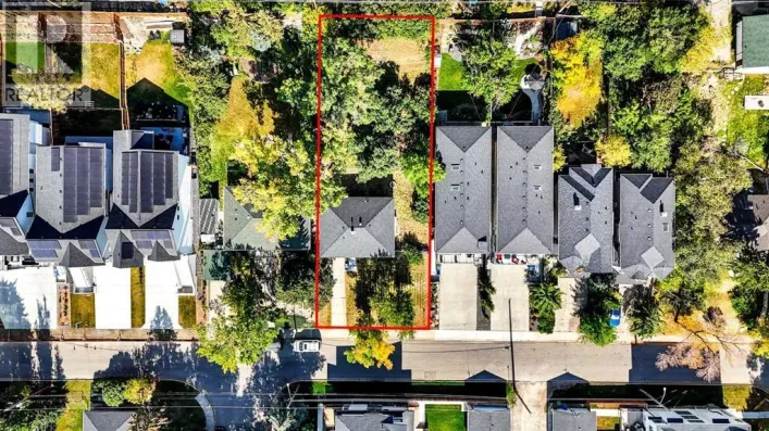 3652 8 Avenue NW, Calgary