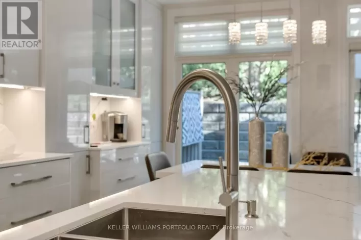 365A ROEHAMPTON AVENUE, Toronto