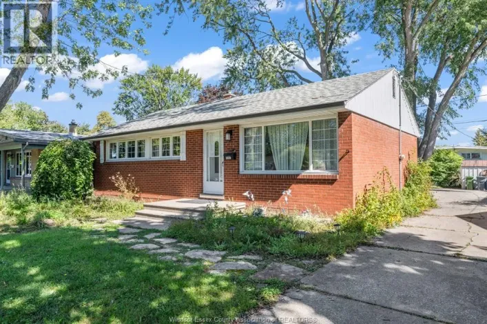 3660 ROXBOROUGH, Windsor