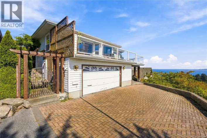 House for sale: 3665 Glen Oaks Dr, Nanaimo