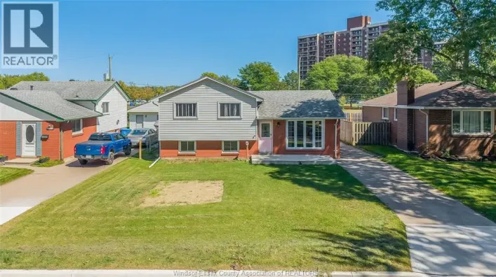 368 CARLING CRESCENT, Windsor