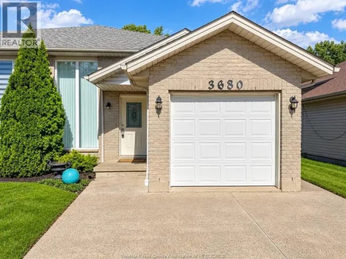 3680 HOLBURN, Windsor