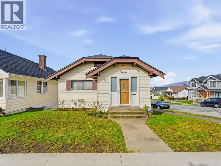 3690 DUNDAS STREET, Vancouver