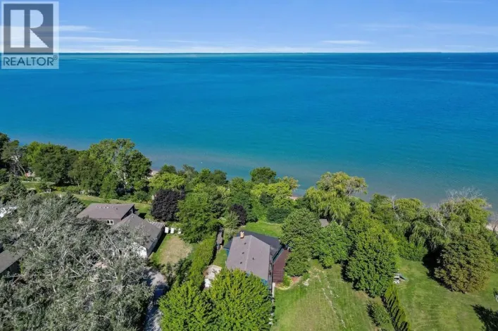 3692 BEVERLY GLEN ..., Plympton-Wyoming