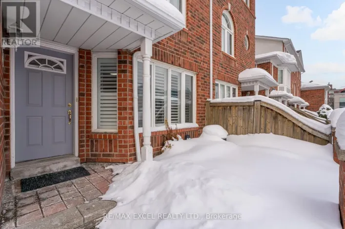 37 - 18 CLARK AVENUE W, Vaughan