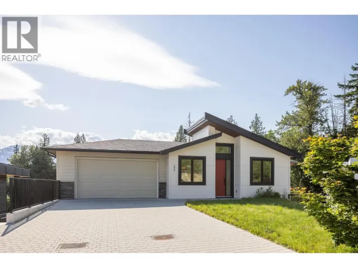 37 3385 MAMQUAM ROAD, Squamish