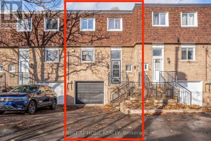 37 - 37 THE CARRIAGE WAY, Markham