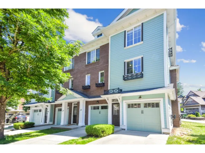 37 5805 SAPPERS WAY|Garrison Crossing, Chilliwack