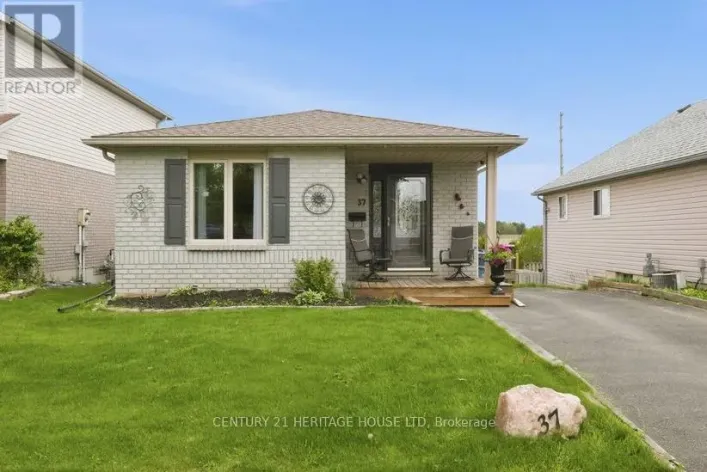 37 ANASTASIA CRESCENT, Brantford