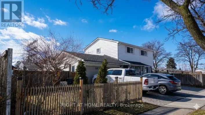 37 BANDA SQUARE E, Toronto