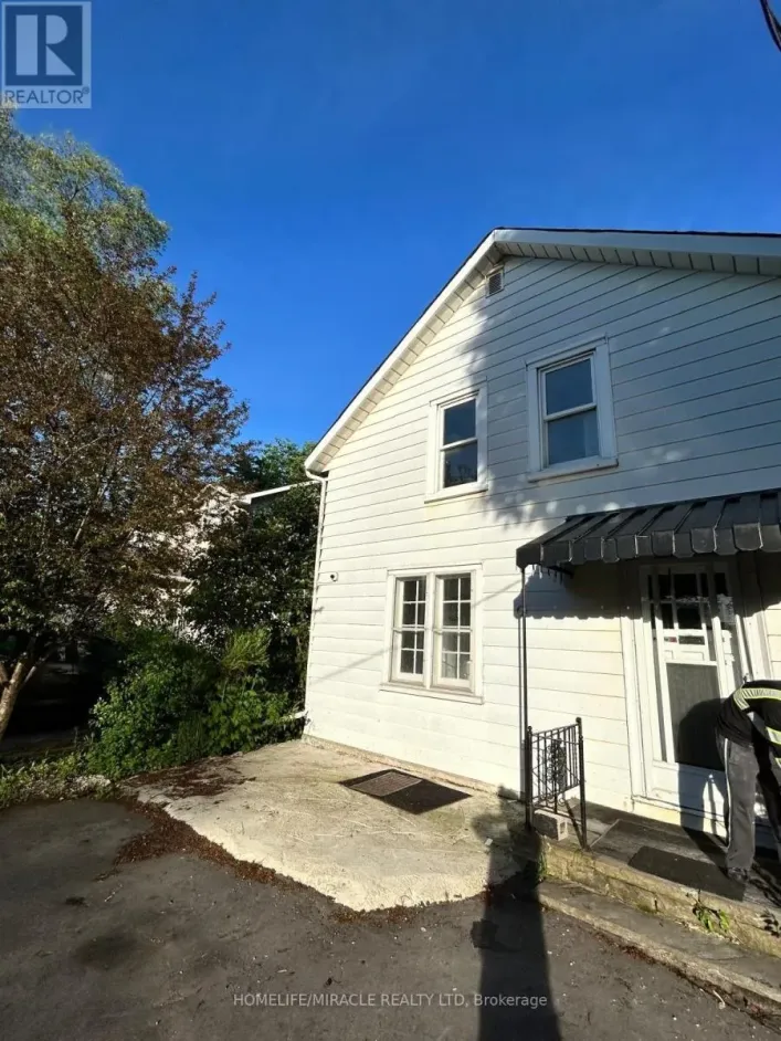 37 CLARENCE STREET, Brampton