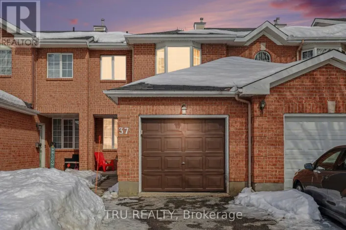 37 DAVENTRY CRESCENT, Ottawa