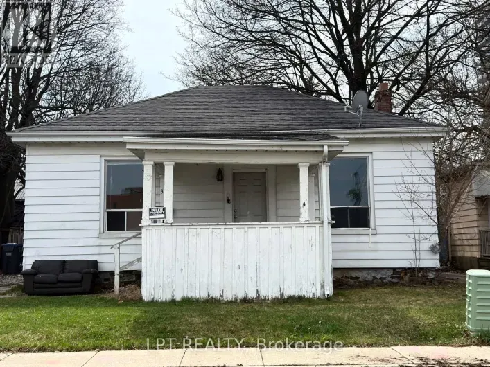 House for rent: 37 ELIZABETH STREET N, Brampton