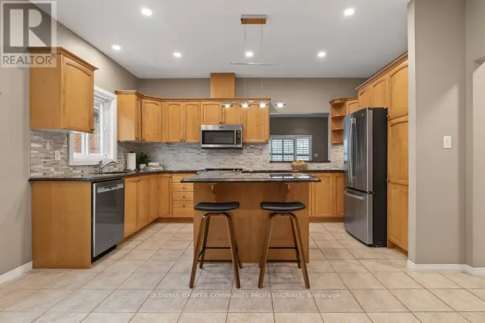 37 GARTH TRAILS CRESCENT, Hamilton