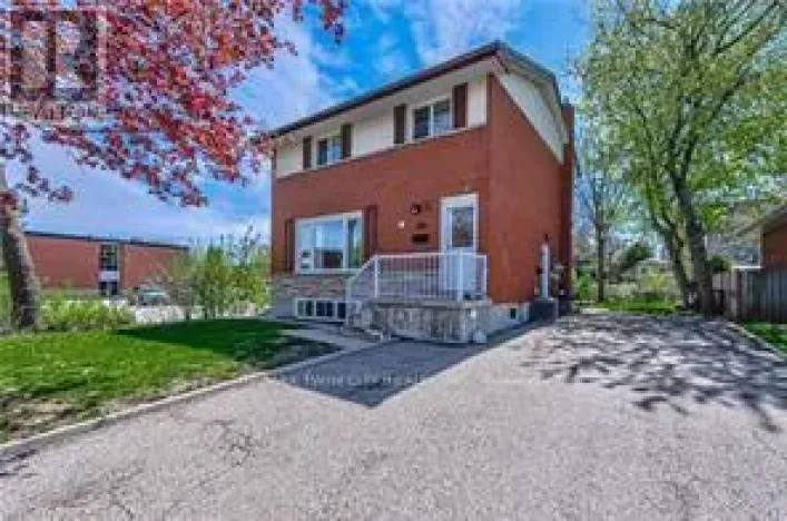 37 GOTTSCHEER COURT, Kitchener