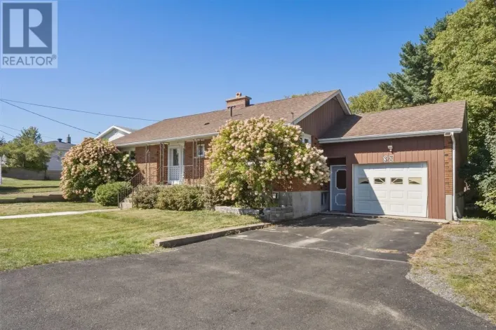 37 Huron AVE, Blind River