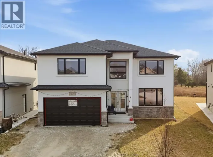 37 KINGSBRIDGE DRIVE, Amherstburg