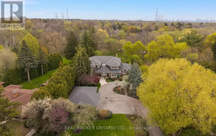 37 LORRAINE GARDENS, Toronto