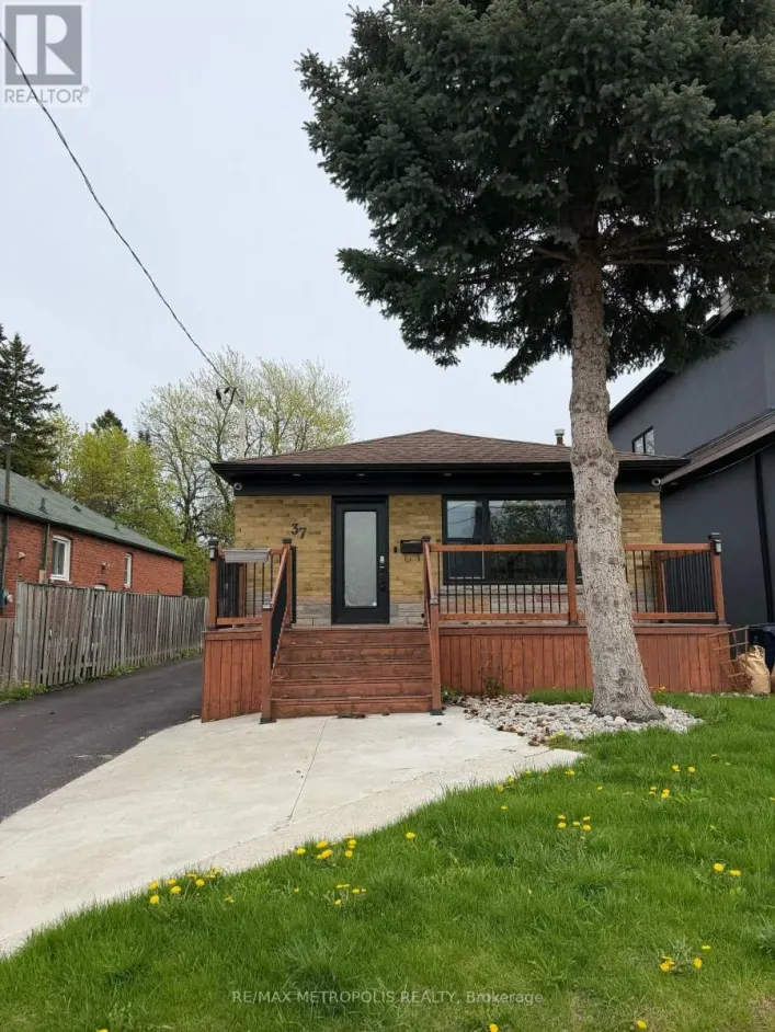 37 LYNVALLEY CRESCENT, Toronto