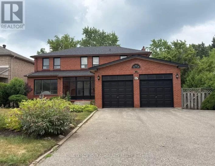 37 MACKAY DRIVE, Richmond Hill