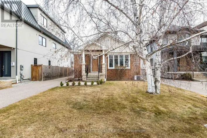 37 MAPLE AVENUE N, Mississauga