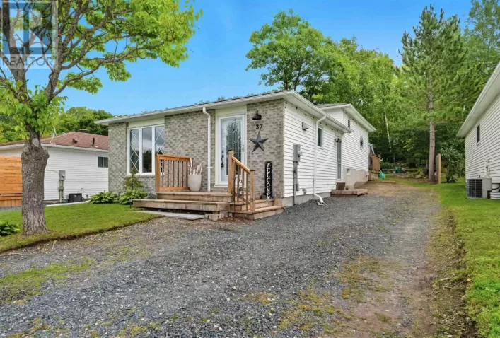 37 McLaren CRES, Elliot Lake