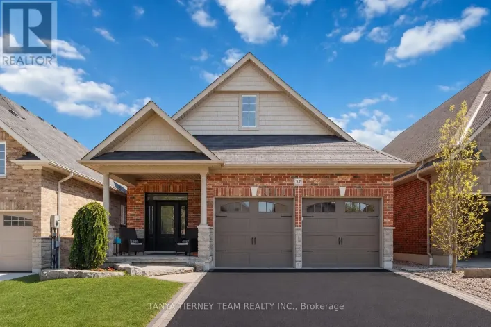 37 NATHAN AVENUE, Whitby
