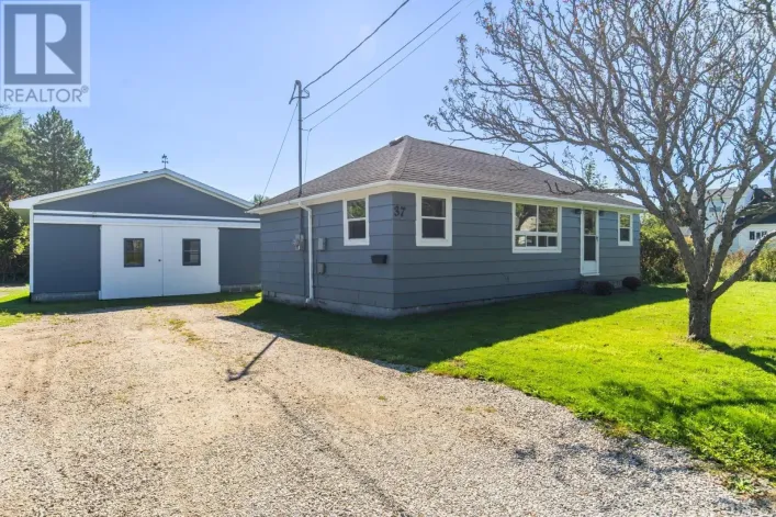 37 Pleasant Street, Yarmouth