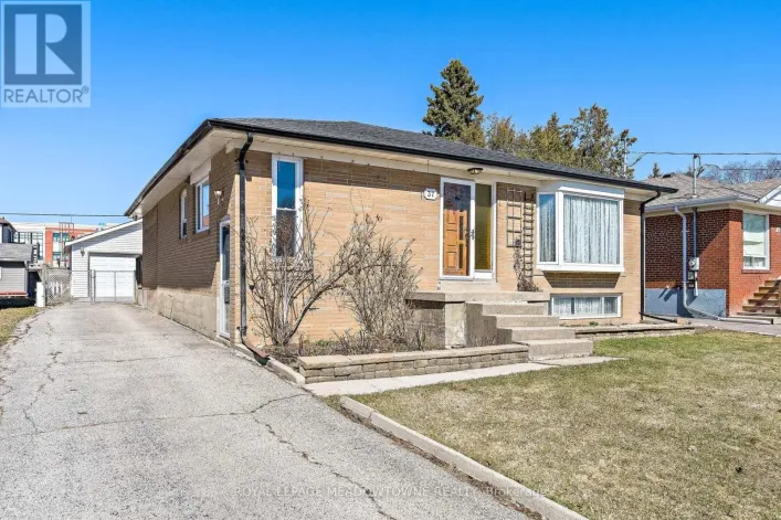 37 PRINCE CHARLES DRIVE, Halton Hills