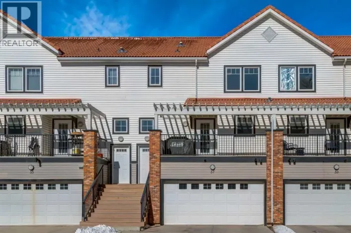 37 Royal Oak Plaza NW, Calgary