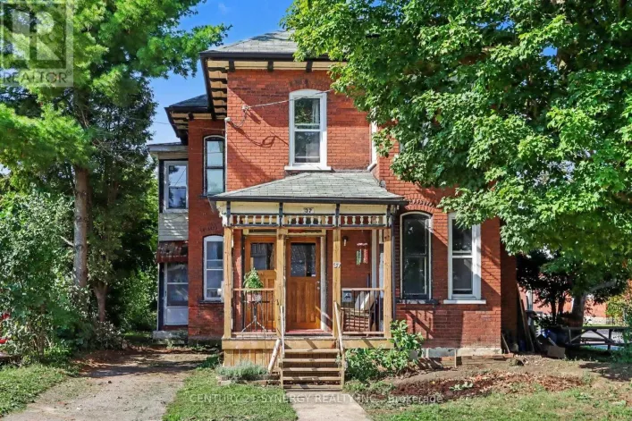 37 SMITHS FALLS AVENUE, Smiths Falls