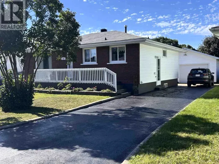 37 South Market ST, Sault Ste Marie