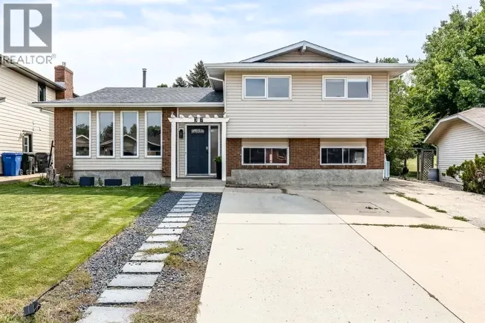 37 Sunflower Court SE, Medicine Hat
