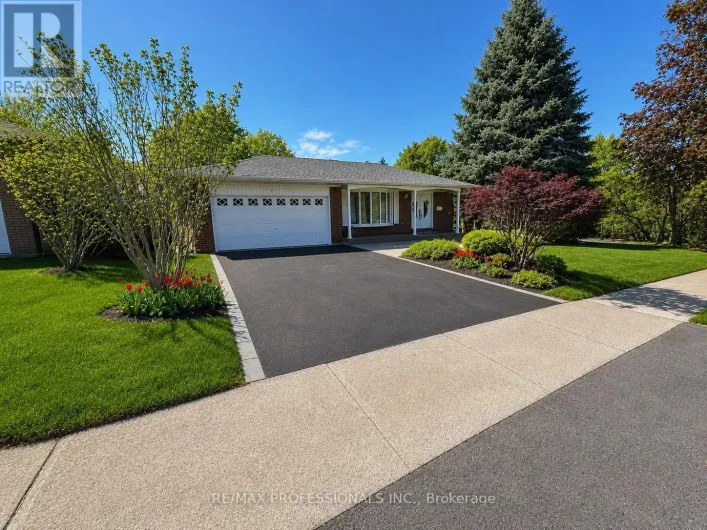 37 SUNPLAINS CRESCENT, Toronto