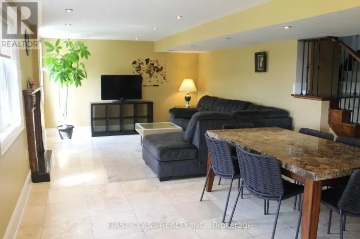 37 TOWNWOOD DRIVE, Richmond Hill