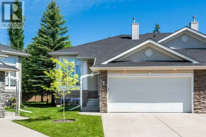 37 Wentworth Gardens SW, Calgary