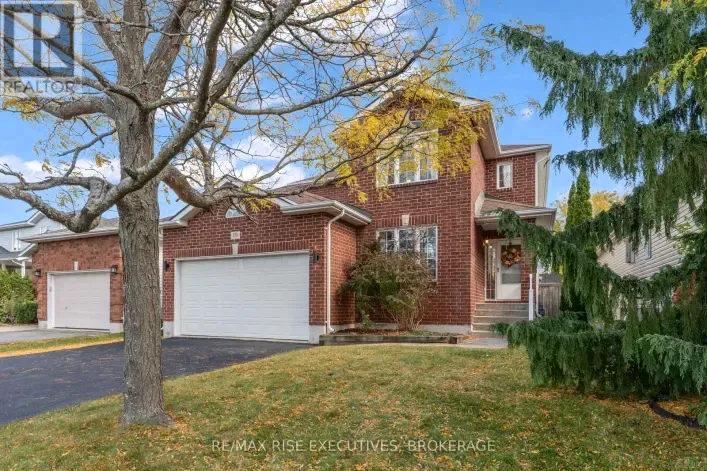House for sale: 370 COOKE CRESCENT, Kingston