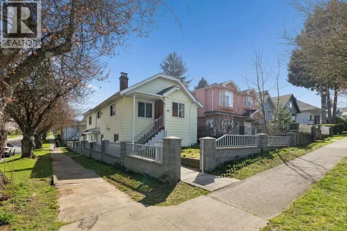 3708 DUMFRIES STREET, Vancouver