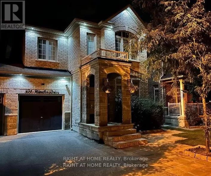 371 HINCKS DRIVE, Milton