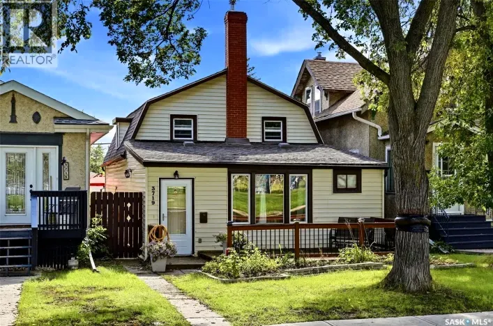 House for sale: 3719 Victoria AVENUE, Regina