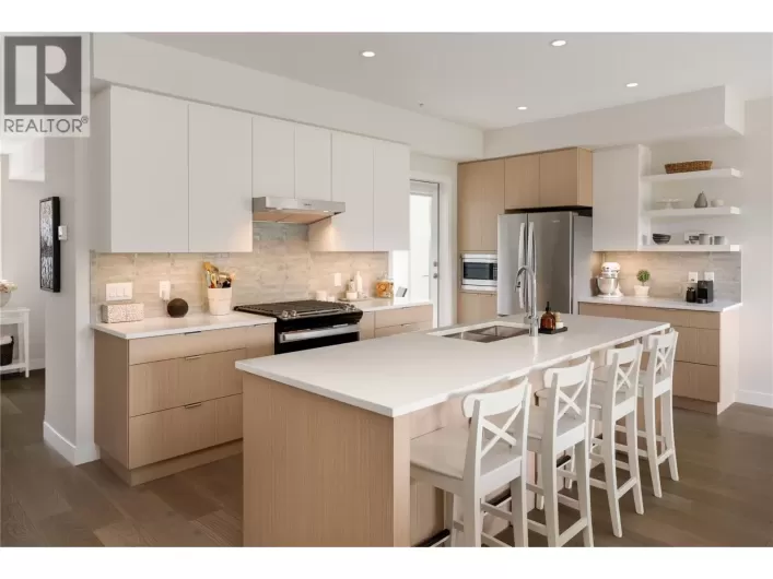 3719 WOODSDALE Road Unit# 17, Lake Country